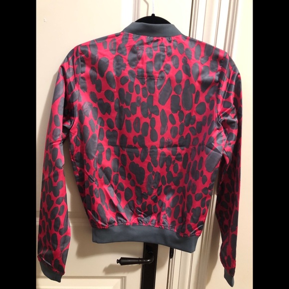 Bench Jacket - Picture 2 of 3